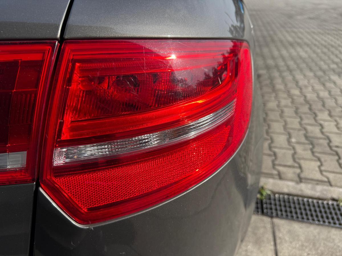 Audi A3 8P BJ12 original Rücklicht Rückleuchte außen rechts Sportsback Facelift